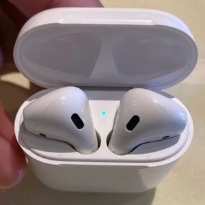 AirPods
